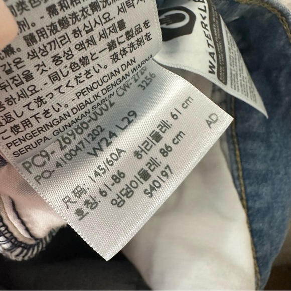 Levi’s High Waisted Taper Jeans size 24 - Picture 5 of 8